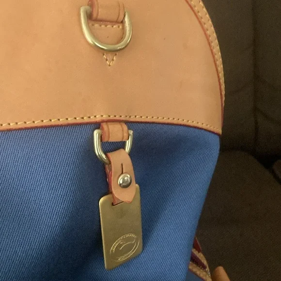 DOONEY & BOURKE Blue & Tan large travel bag. - Picture 4 of 7